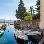 Le Camerine Water Front Тосколано-Мадерно